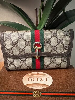 Vintage Original Gucci Clutch wallet